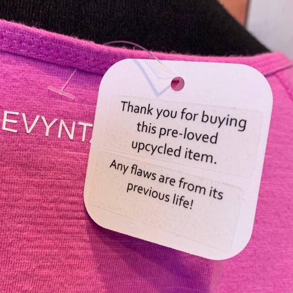 Handmade Upcycled Large Red Poppy Short Sleeve Cotton Blend Activewear Tee - Picture 5 of 5